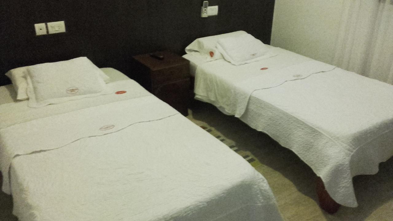 Hotel Florida Saladas Luaran gambar